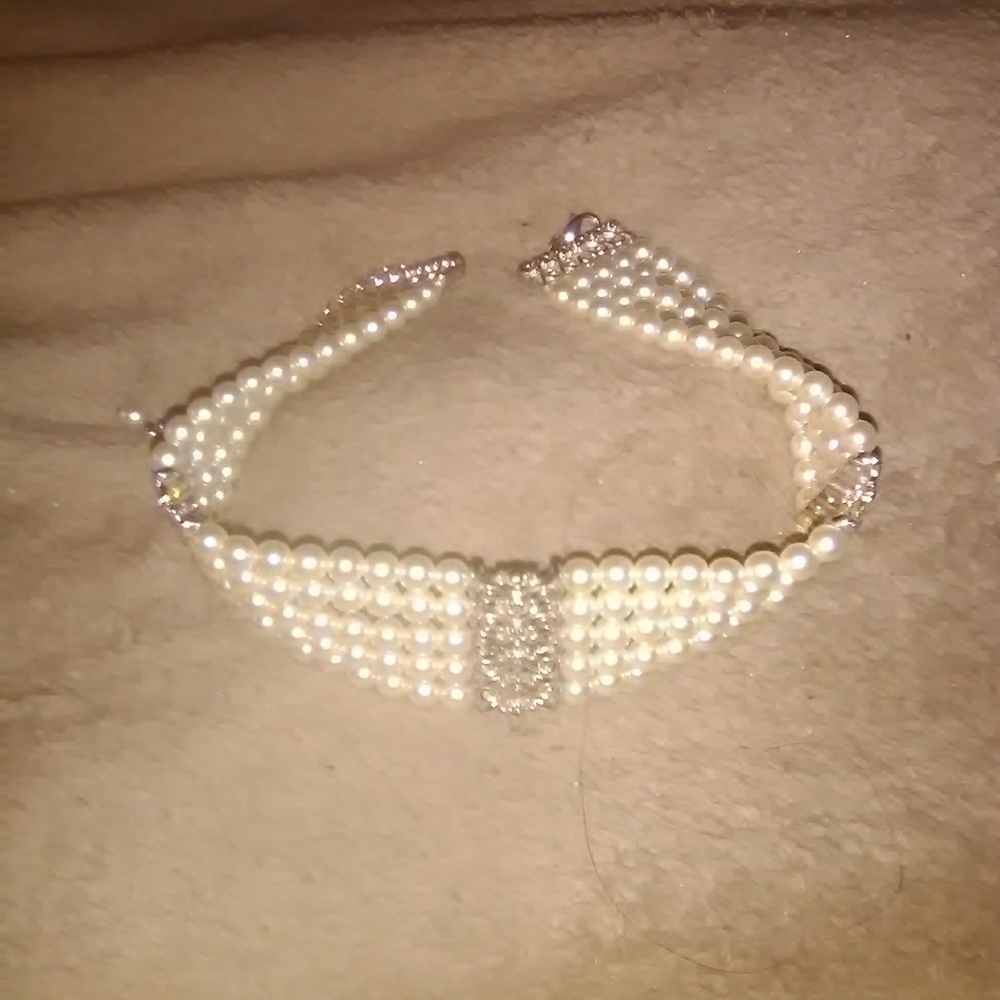 5 strand faux pearls choker-